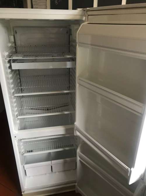 Fridges & Freezers Fridge was sold for R800.00 on 22 Feb at 1624 by